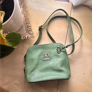 NWOT Adorable Green Pratesi Purse
